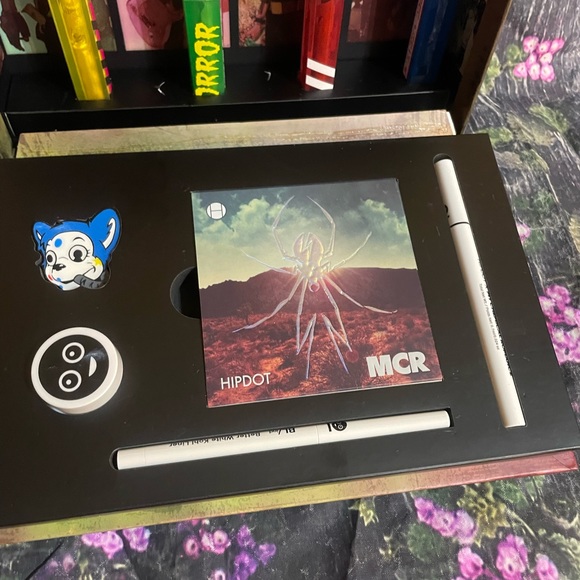 Hipdot x MCR Limited Edition Danger Days Full Set Makeup Box - Picture 9 of 11